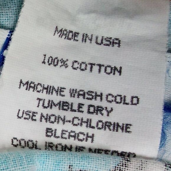 Vintage Warner Brothers Looney Tunes Flirts Pepe Le Pew Shorts - Picture 2 of 4